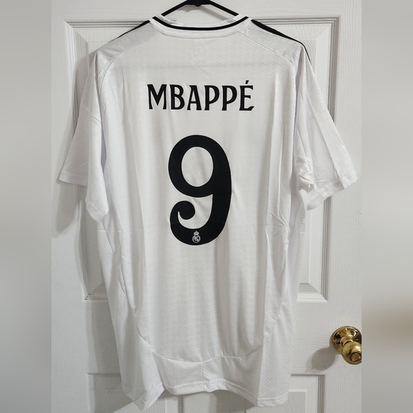 Mbappe Real Madrid 24/25 Home Jersey XL - Picture 5 of 9
